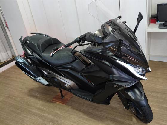 KYMCO AK 550i KYMCO AK 550i